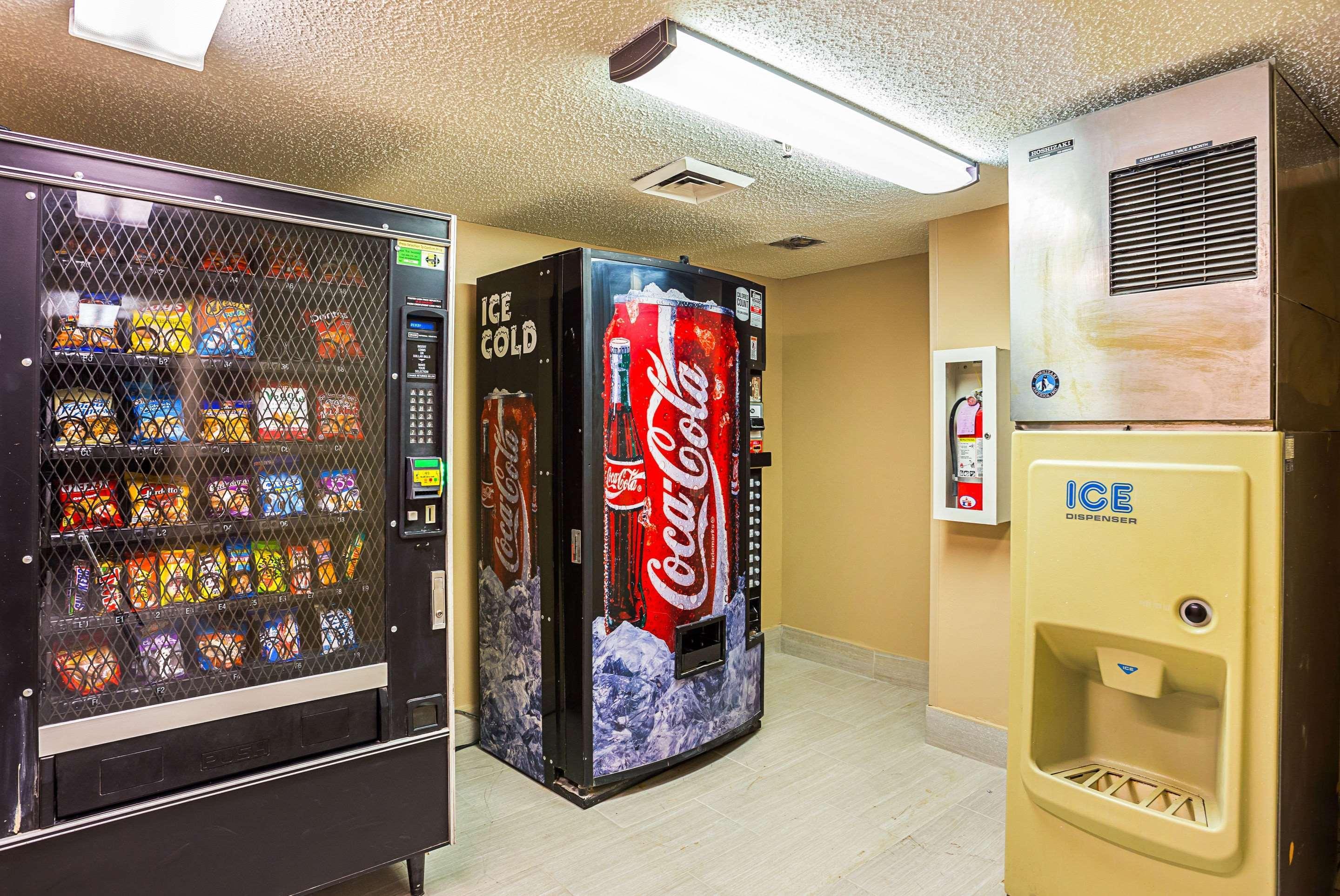 コンフォート イン バトンルージュ エクステリア 写真